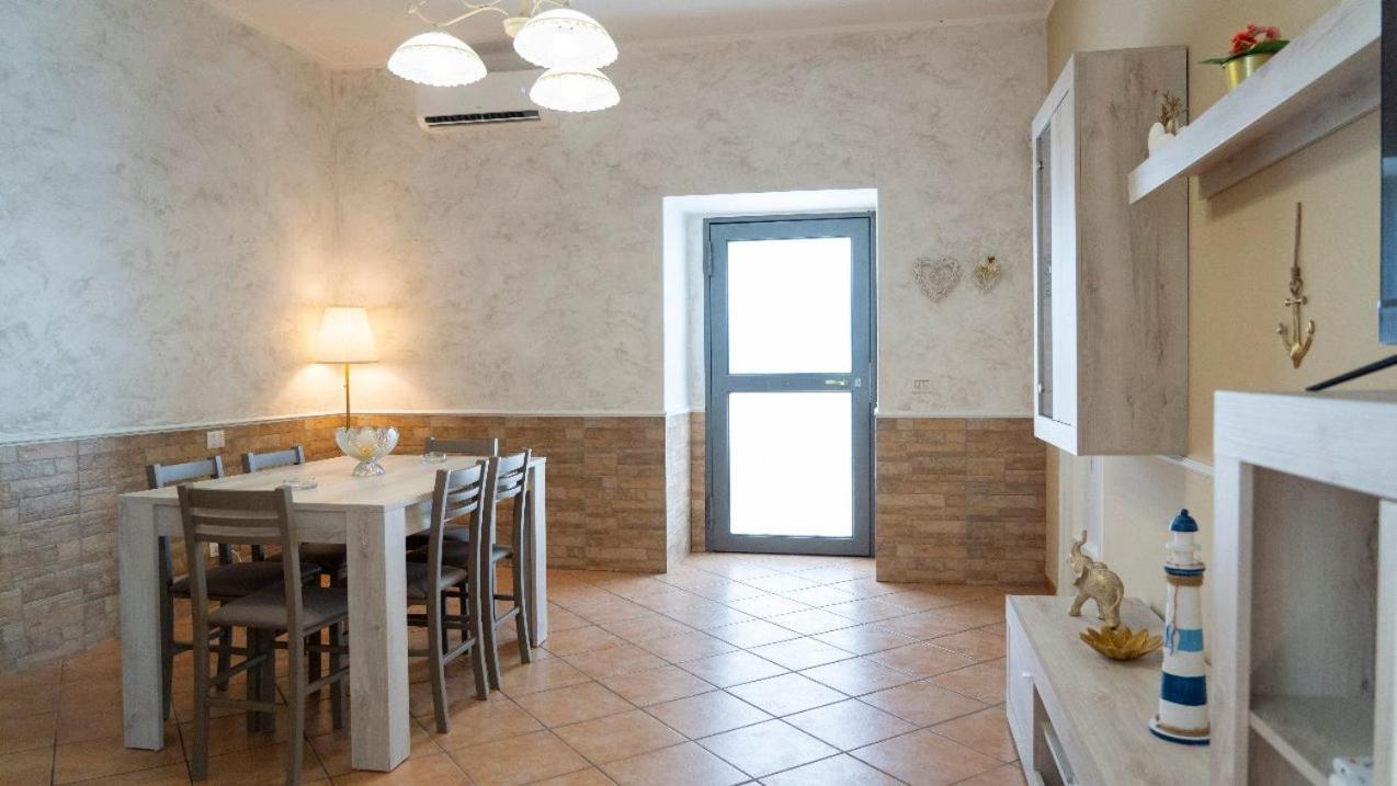 238 Holiday House Катания Екстериор снимка