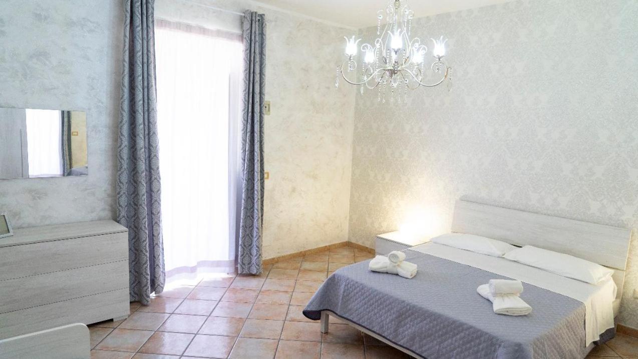 238 Holiday House Катания Екстериор снимка